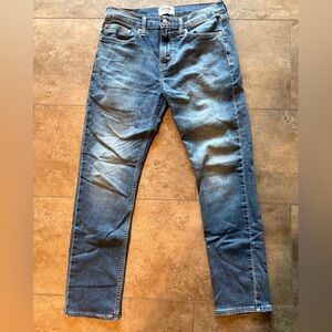 listing-status-banner